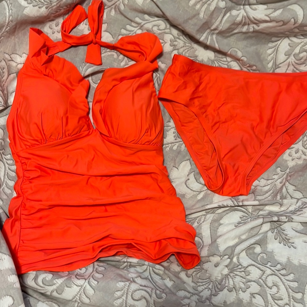 Bright two piece! New never worn no tags